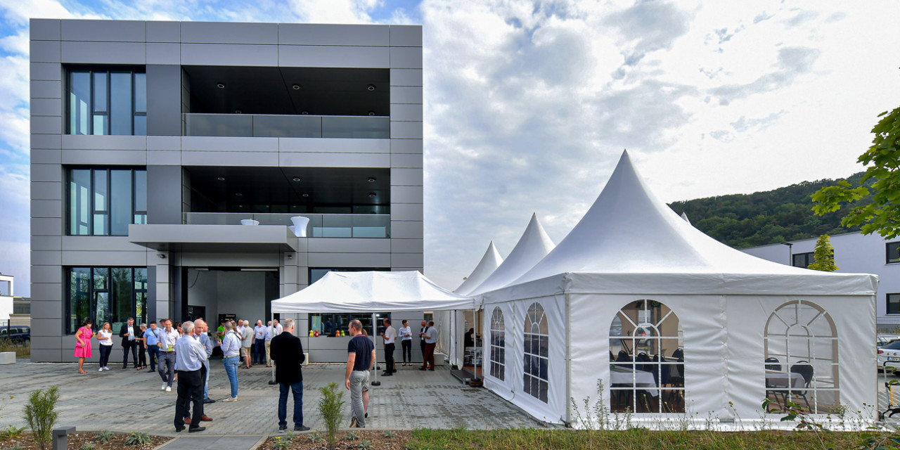 La ceremonia de inauguración del nuevo edificio de la empresa en Jena fue todo un éxito