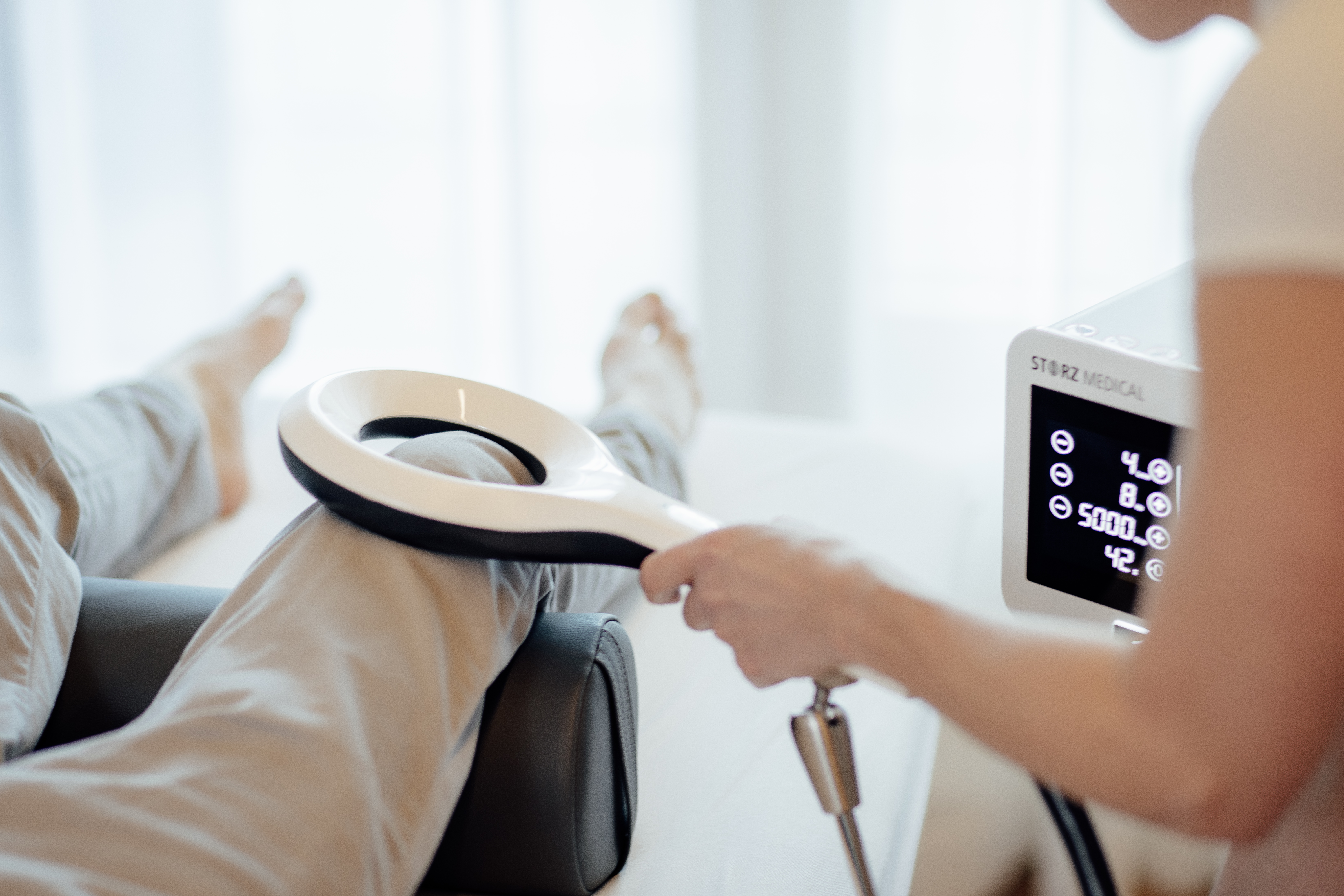EMTT Knee Treatment with MAGNETOLITH